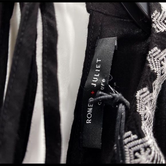 Romeo & Juliet couture Top - Picture 6 of 6